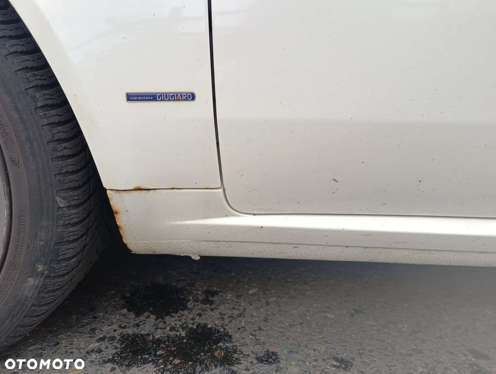 Alfa Romeo 159 1.9JTDM ti - 11