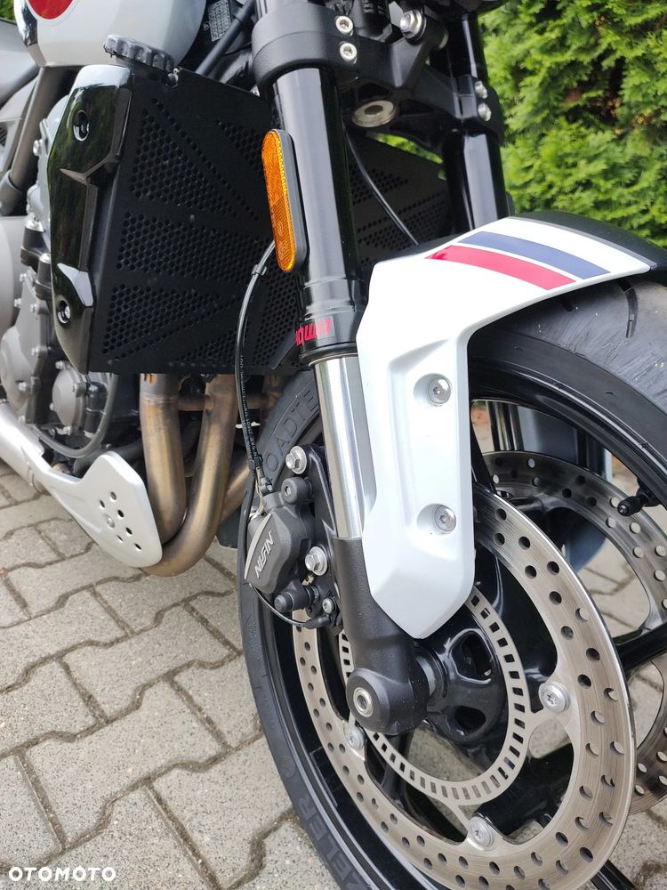 Triumph Trident - 12