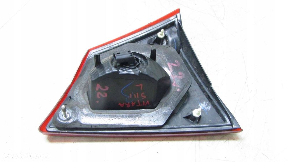 SUZUKI VITARA III LAMPA W KLAPE LEWA 14- - 3