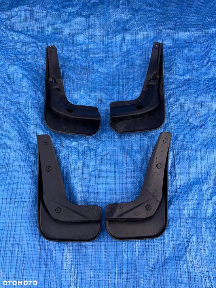 CHLAPACZE CHLAPACZ LEWY PRZÓD FORD FOCUS MK3 - 2