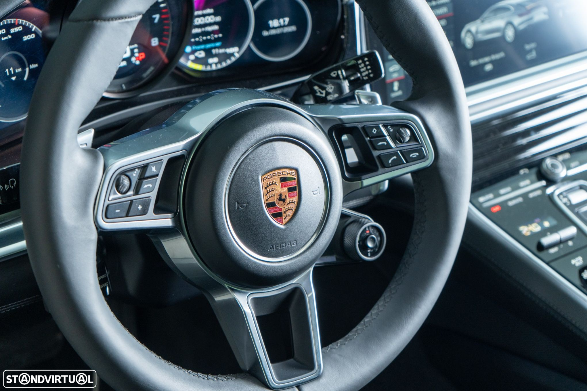 Porsche Panamera 4 E-Hybrid - 39
