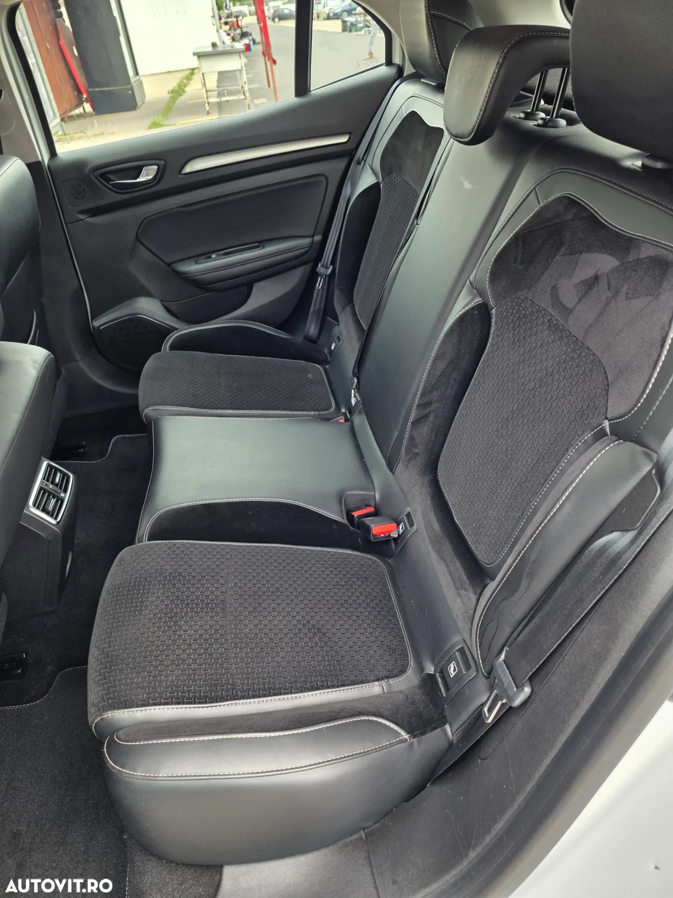 Renault Megane ENERGY TCe 130 INTENS - 8