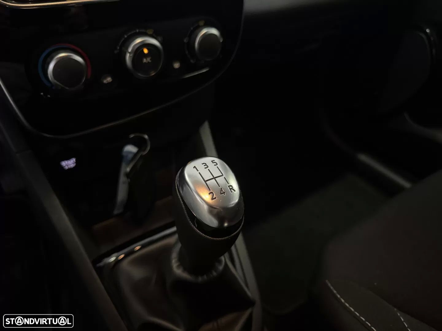 Renault Clio Sport Tourer 0.9 TCe Limited - 27