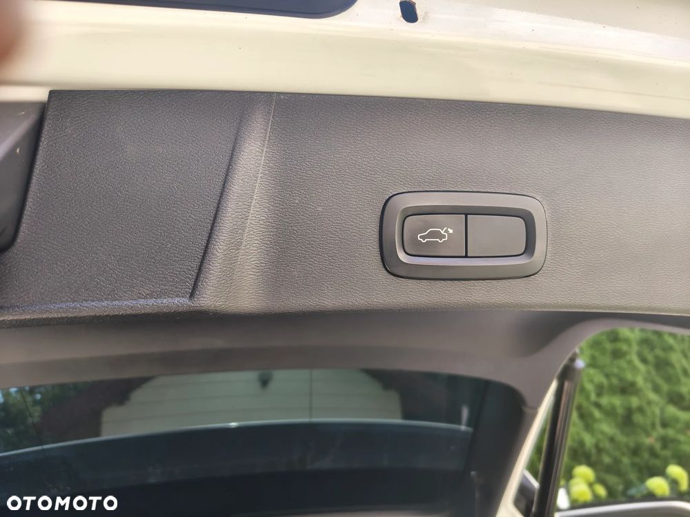 Volvo XC 40 T3 Momentum Pro - 9