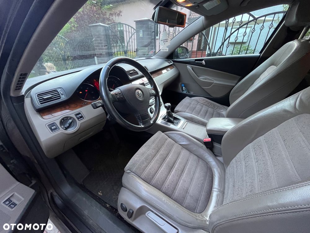 Volkswagen Passat 2.0 TDI DPF Comfortline - 11