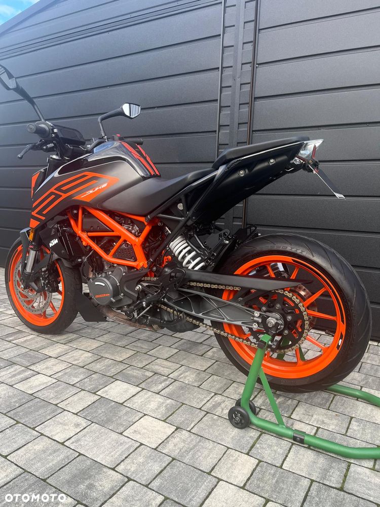 KTM Duke 125 - 24