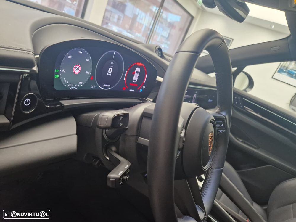 Porsche Macan Electric 4 - 14