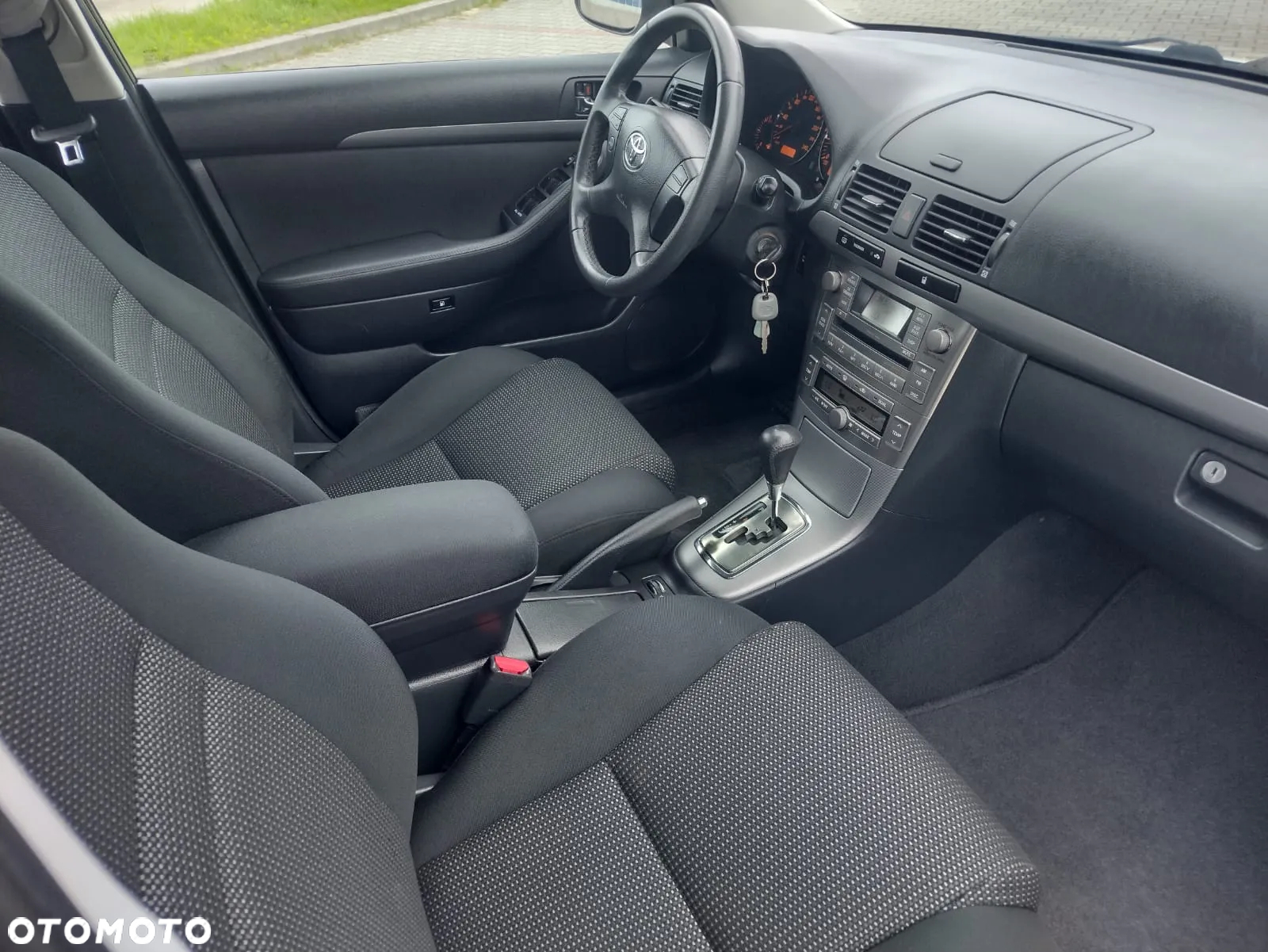 Toyota Avensis 1.8 VVT-i Combi Automatik Sol - 15