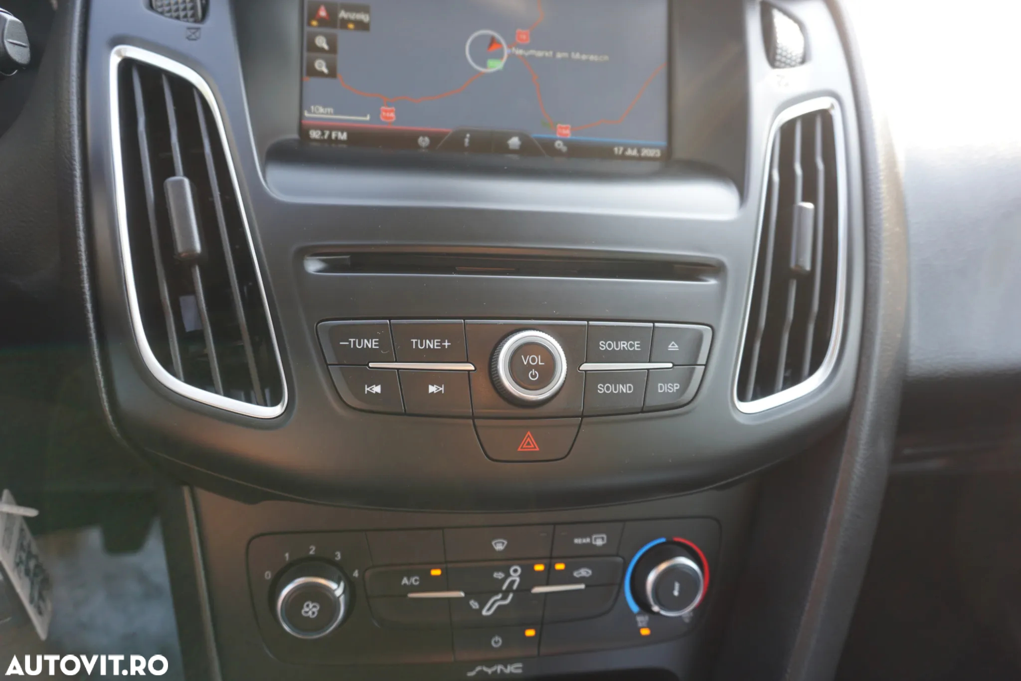Ford Focus 1.0 EcoBoost Start Stop Trend - 23
