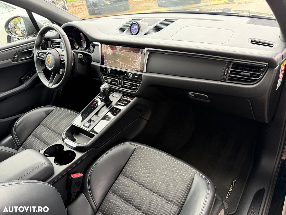Porsche Macan T - 2
