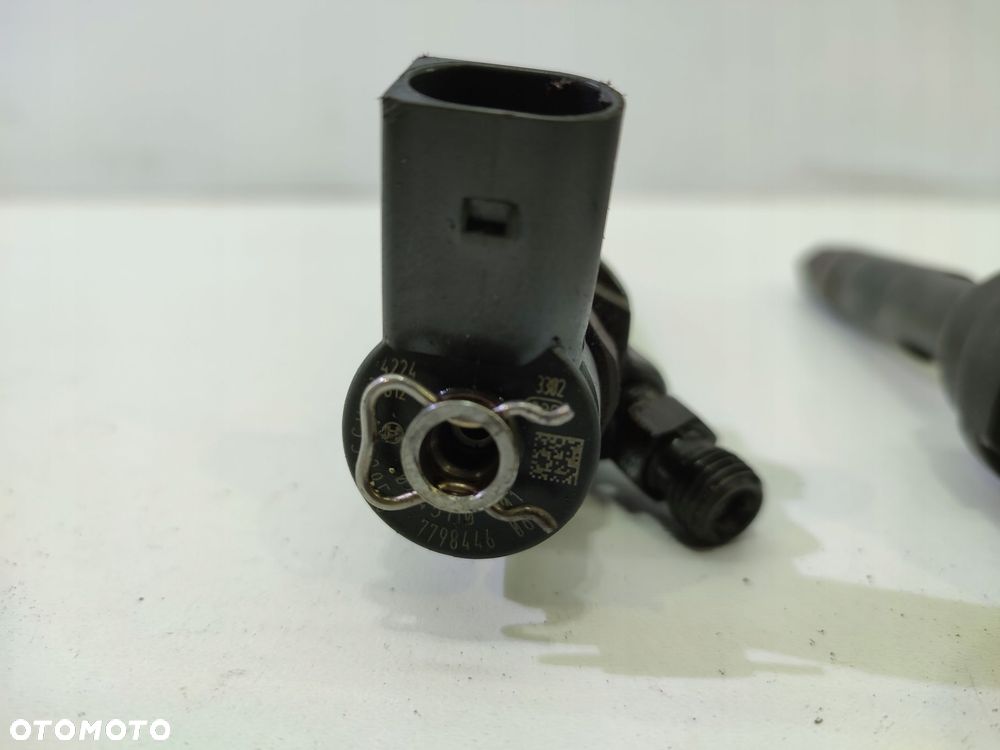BMW E90 F20 F30 WTRYSKIWACZE N47 1.8D 7798446 - 3