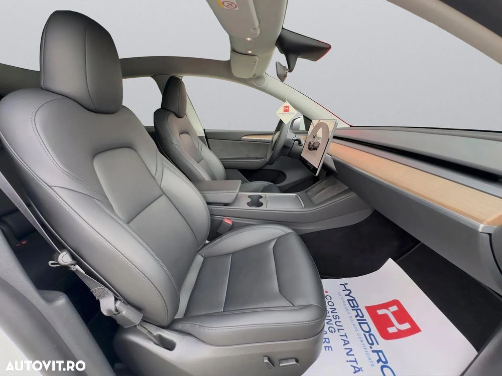 Tesla Model Y Long Range Dual Motor AWD - 14
