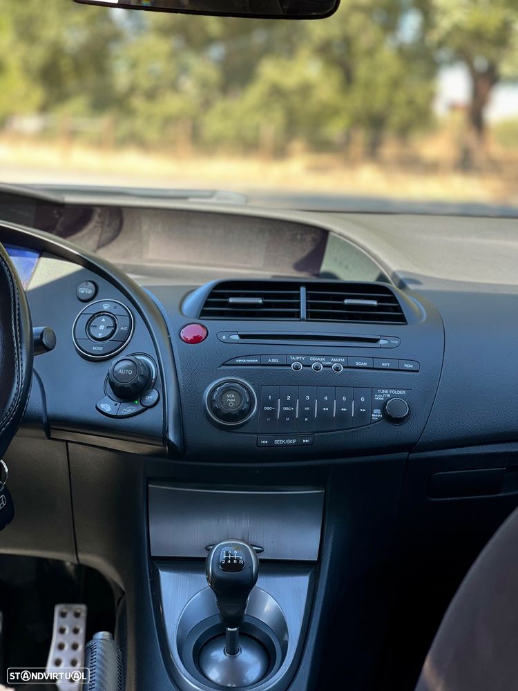Honda Civic 1.4 i-VTEC Comfort - 14