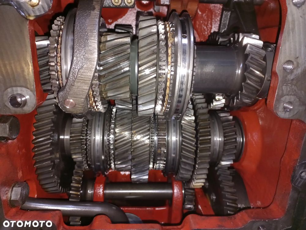 Części Deutz Agroprima,Agroxstra,Agrostar DX 4.31,4.51,4.30,4.50,4.61,4.68,4.71,4.78,wałek,koło zębate,synchronizator,obudowa,skrzynia biegów 4387322,przystawka napędu,atak,pompa,kabina,most,zwolnica,podnosnik - 2