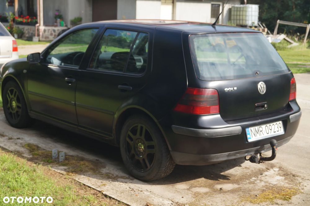Volkswagen Golf - 6