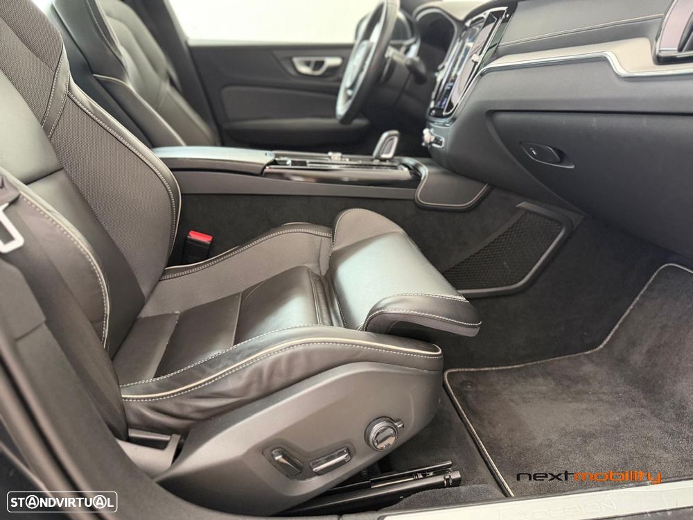 Volvo V60 2.0 T8 AWD TE Polestar Engine - 25