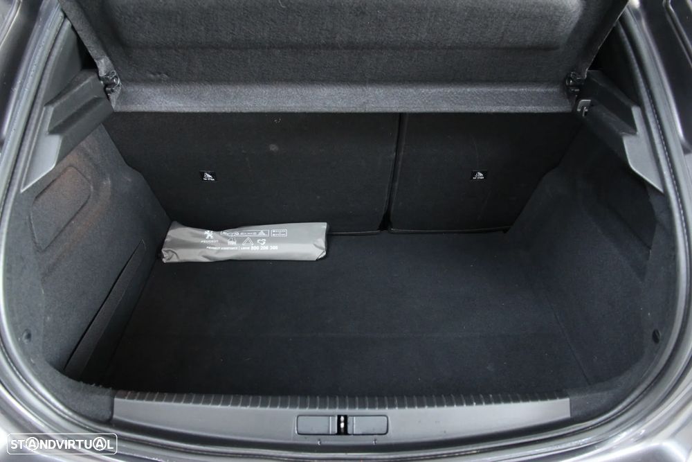 Peugeot 208 1.2 PureTech GT Line - 29