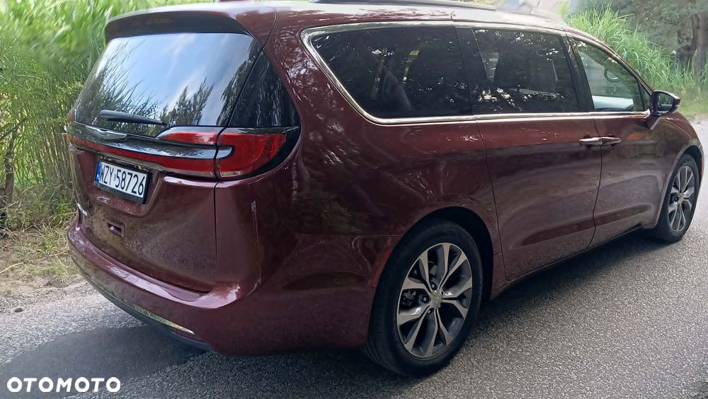 Chrysler Pacifica - 4