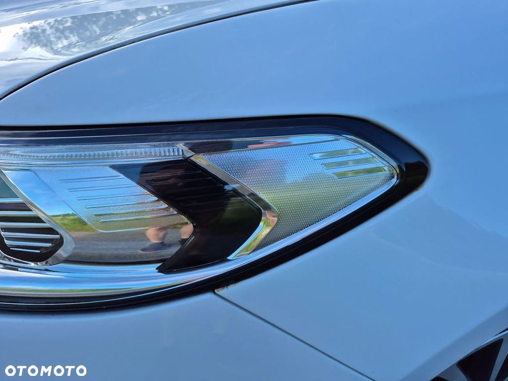 Ford Fusion - 13