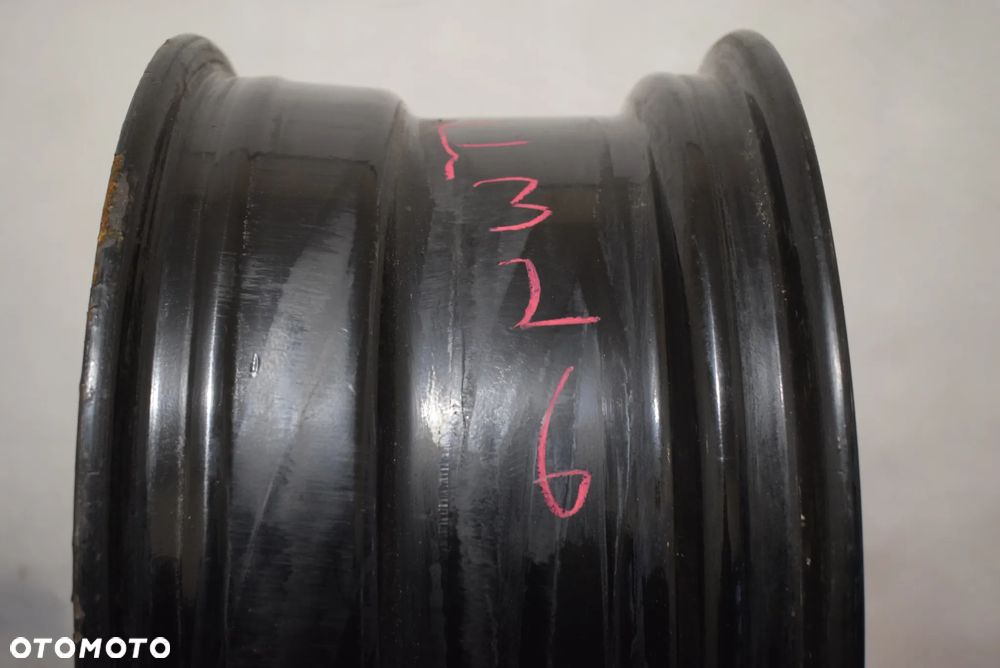 Felga stalowa 8'' 15'' R15 5x114,3 otw. centr. 84mm - 1