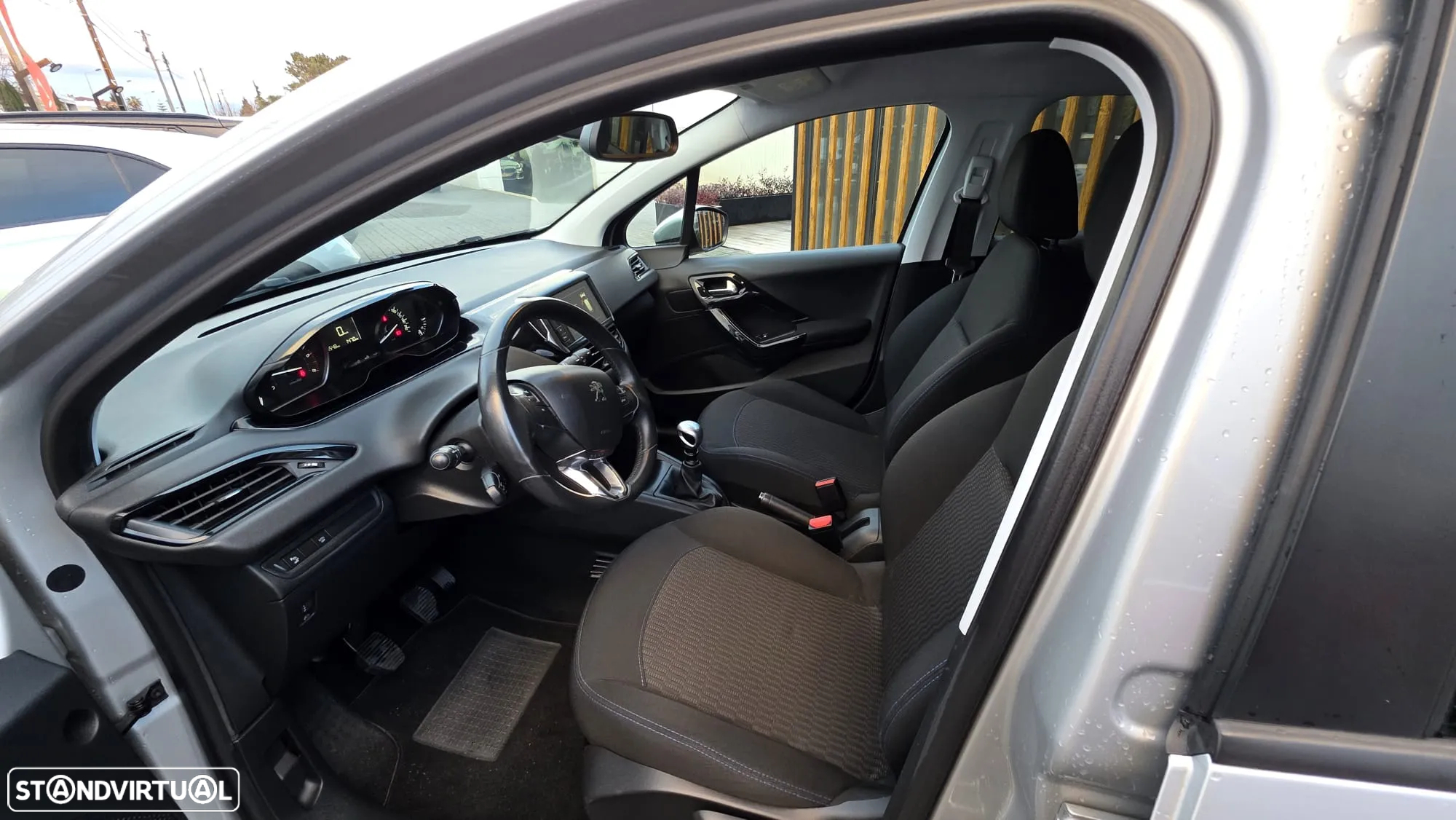 Peugeot 208 1.5 BlueHDi Signature - 16