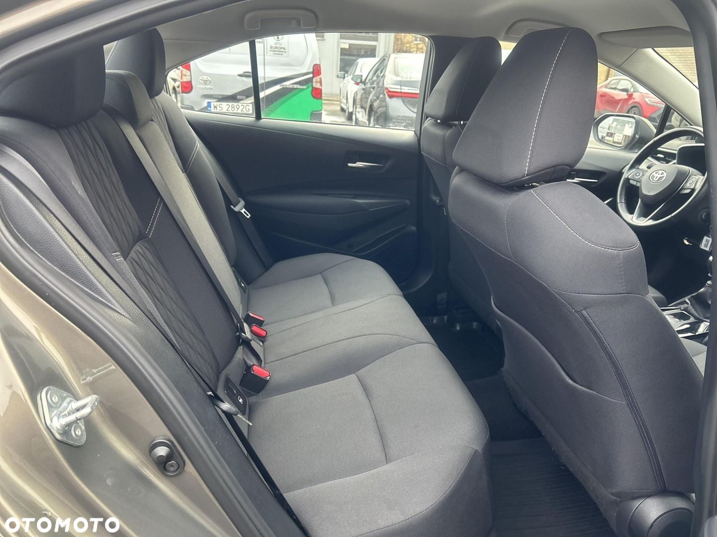 Toyota Corolla - 12