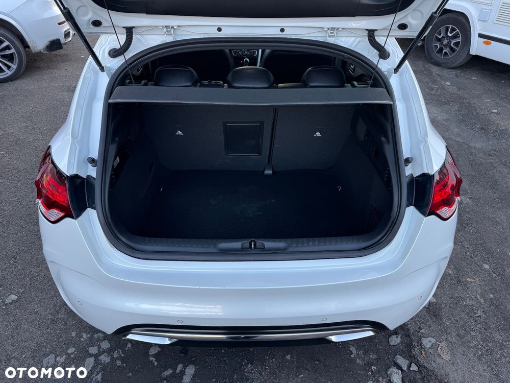 Citroën DS4 BlueHDi 150 S&S SoChic - 23