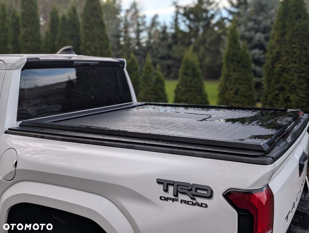 Toyota Tacoma - 4