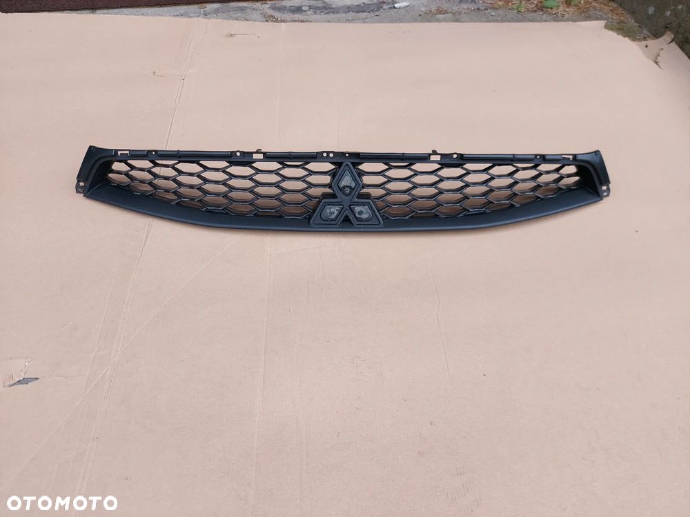 Lancer X Lift 16-17 Atrapa Grill Zderzaka - 1