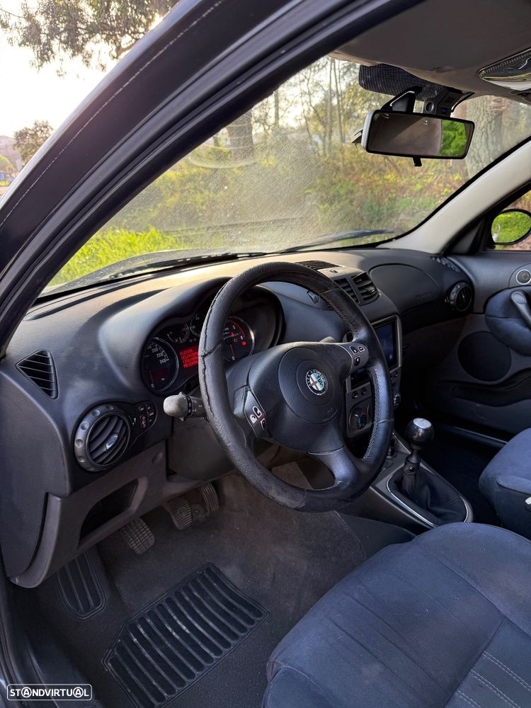 Alfa Romeo 147 1.9 JTD 16V Executive - 3