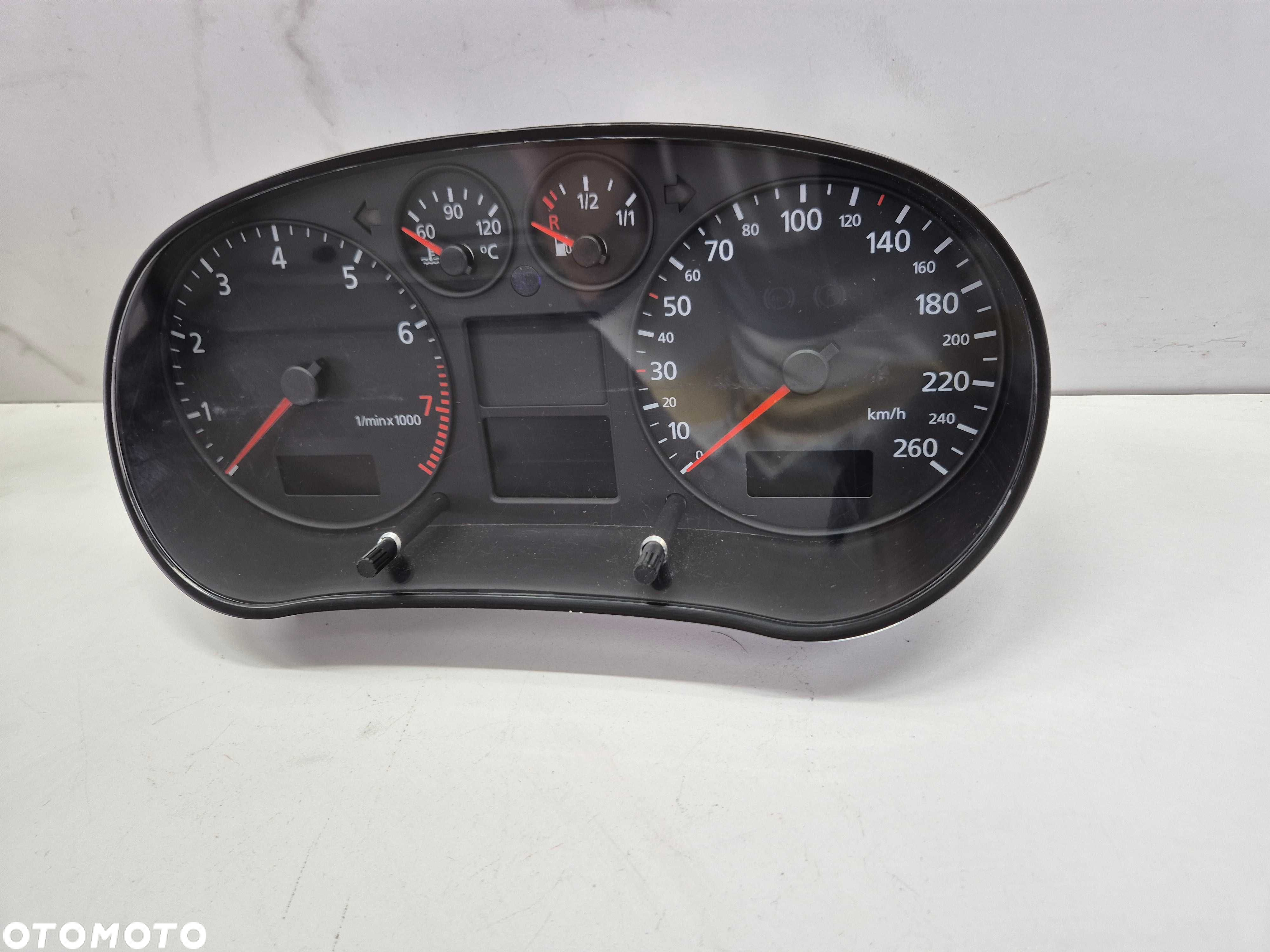audi a3 8l lift 1.6 1.8 BENZYNA 1/2 fis licznik zegar zegary europa - 5