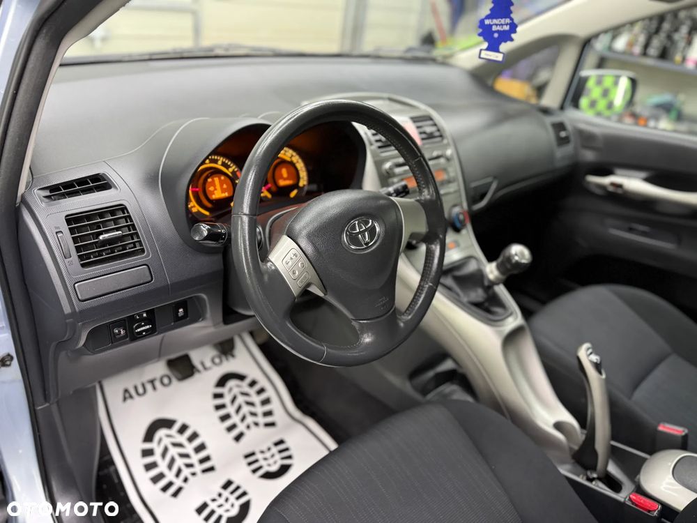 Toyota Auris 1.6 VVT-i Executive - 10