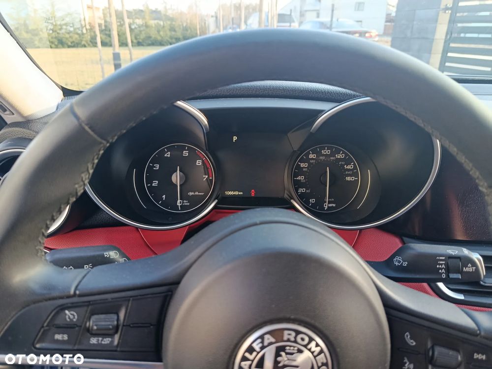 Alfa Romeo Giulia 2.0 Turbo 16V AT8 Veloce - 19