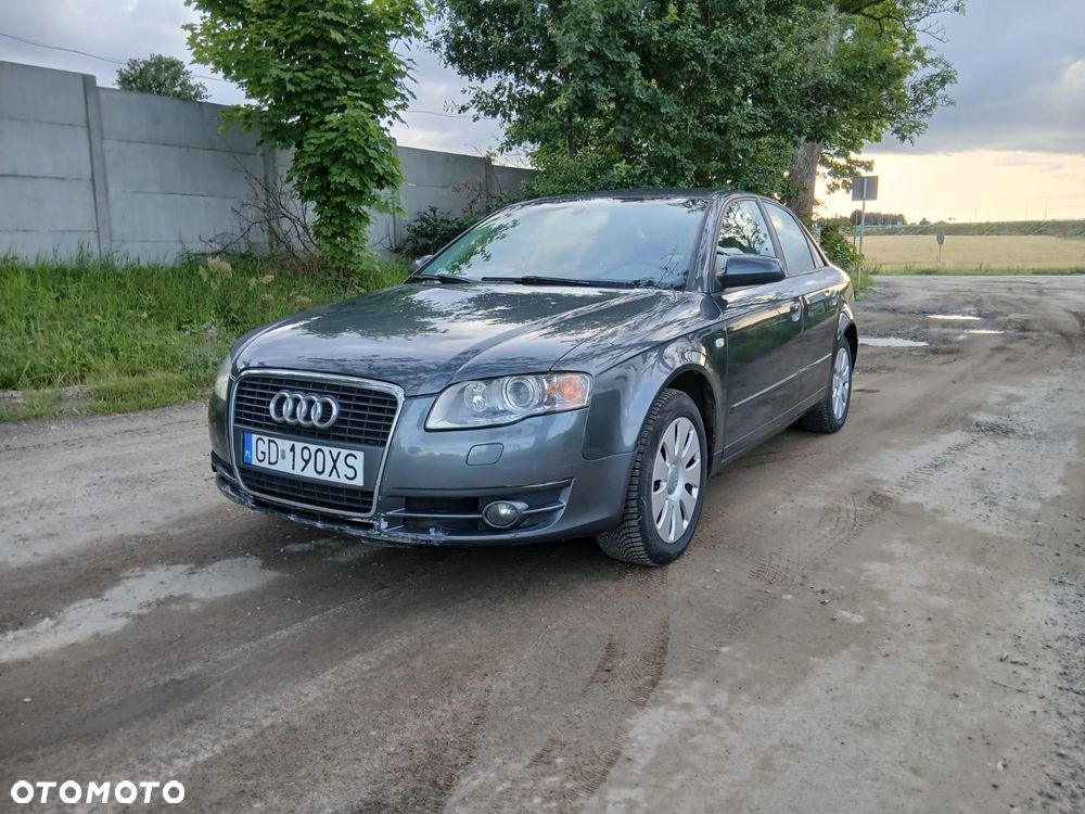 Audi A4 Limousine - 1
