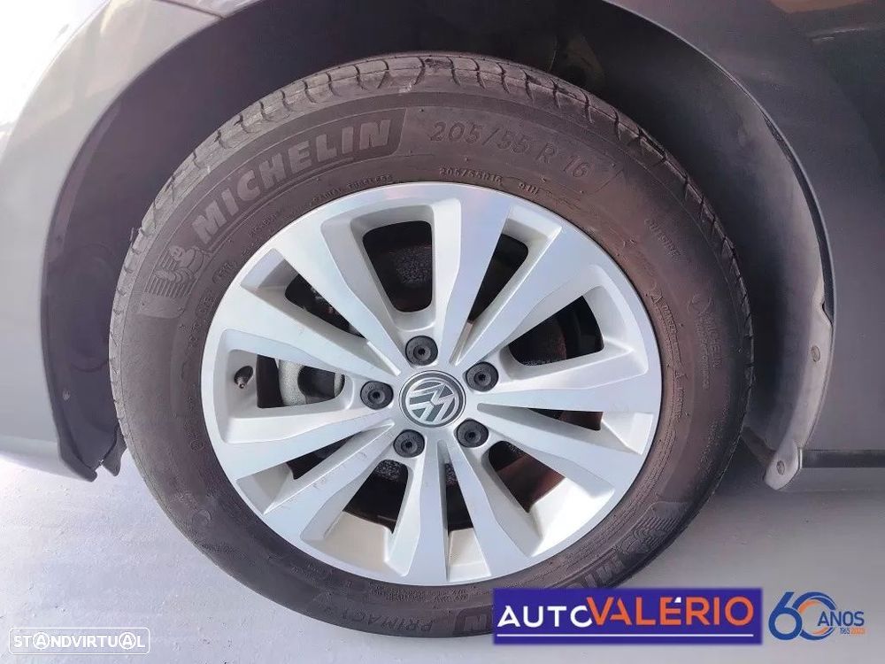 VW Golf Variant 1.6 TDi Confortline DSG - 34