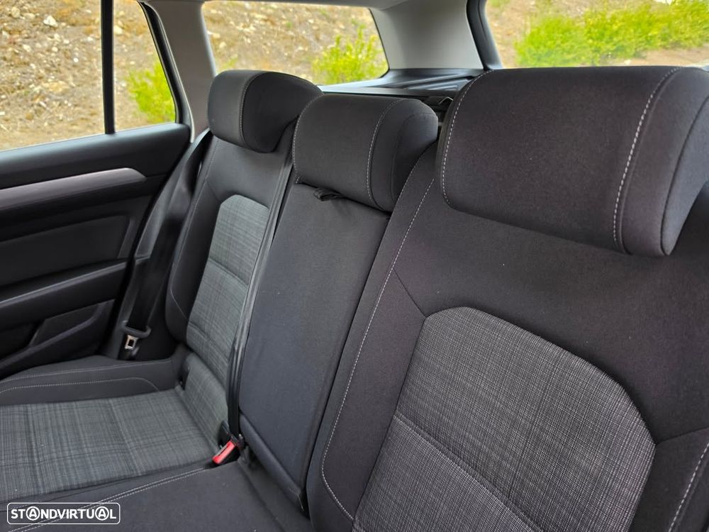 VW Passat Variant 2.0 TDI Business DSG - 9