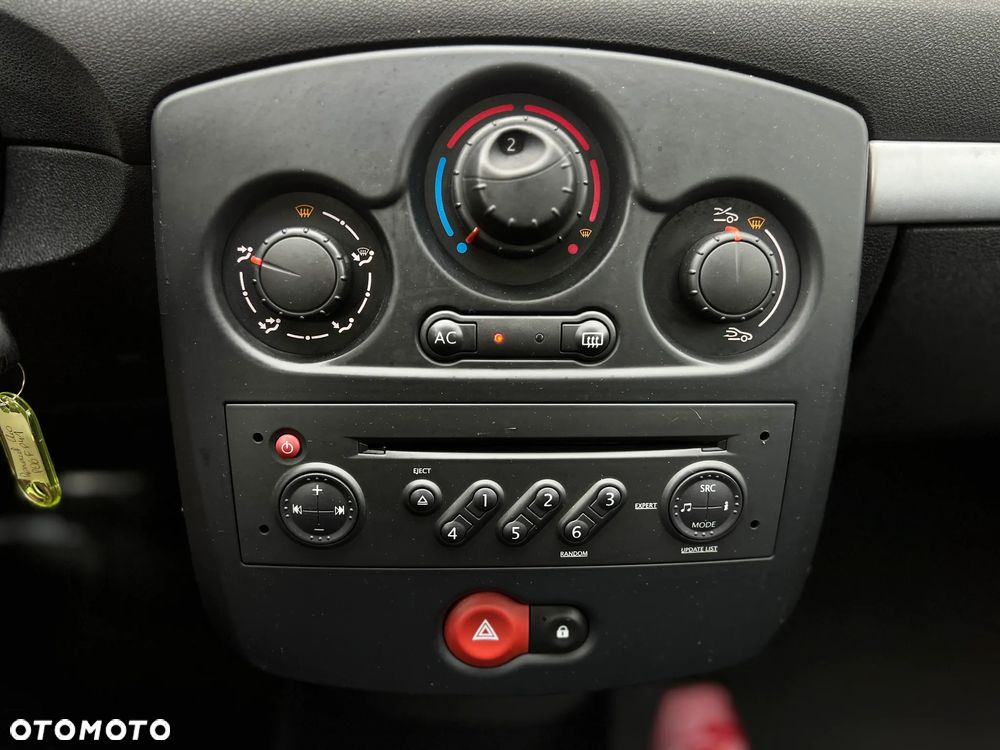 Renault Clio - 23