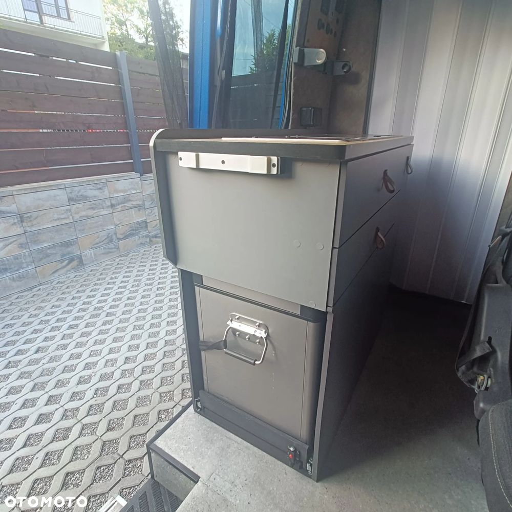 Mercedes-Benz Sprinter - 14