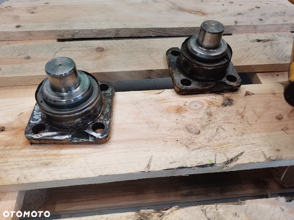 Zwrotnica CAT TH 355 {Carraro} - 6