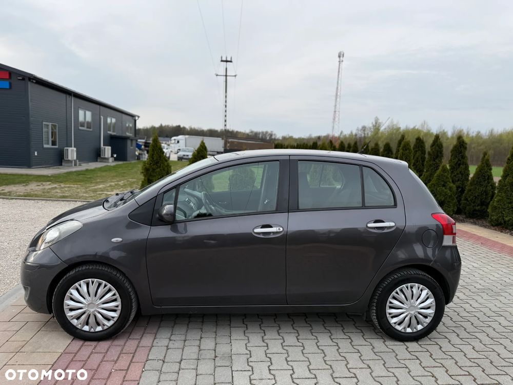 Toyota Yaris 1.4 D-4D - 11