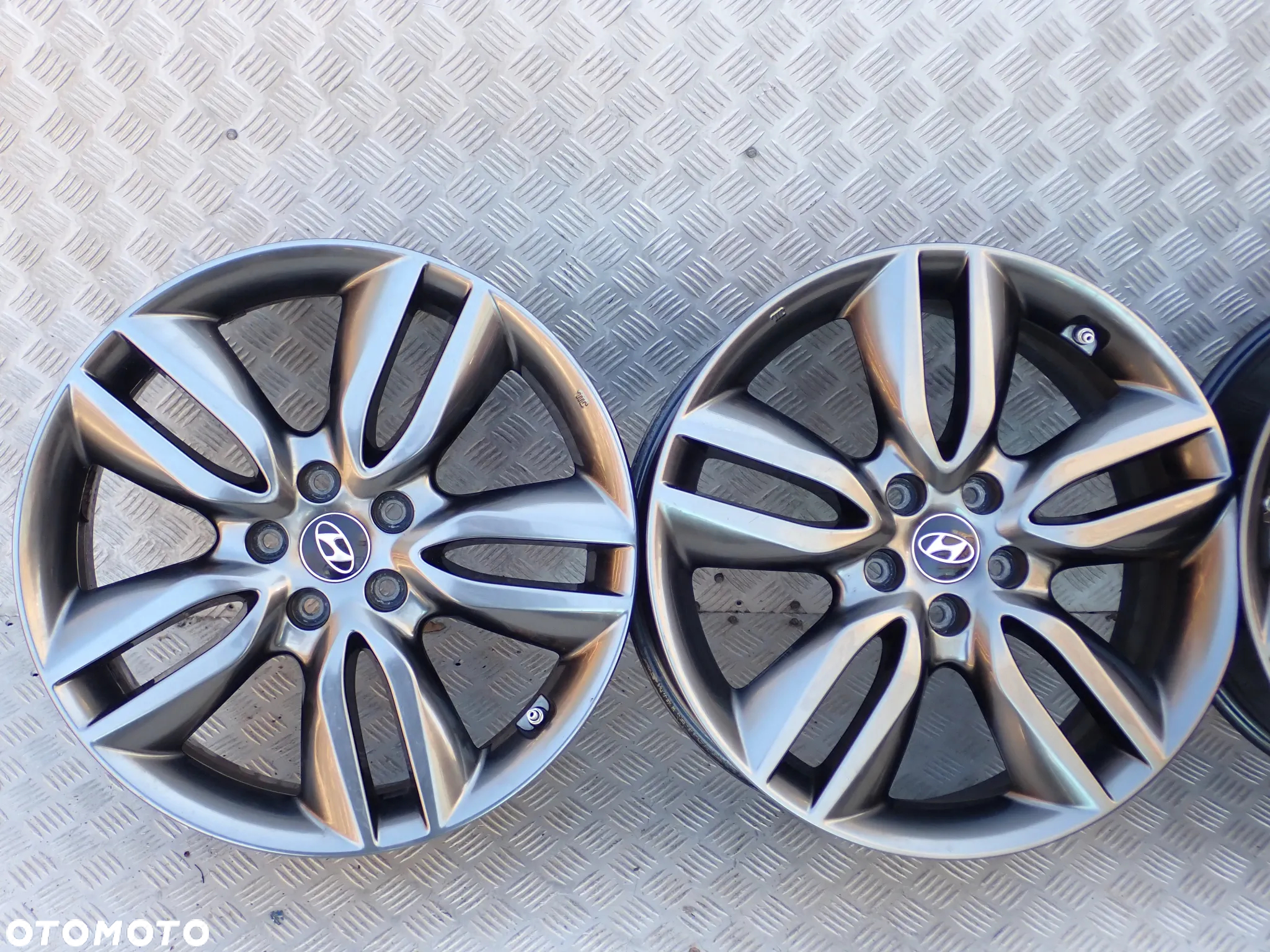 FELGI ALUMINIOWE HYUNDAI  KIA 7,5JX19  ET 49,5  5X114,3  52910-2W195  52910-4Z195 - 3
