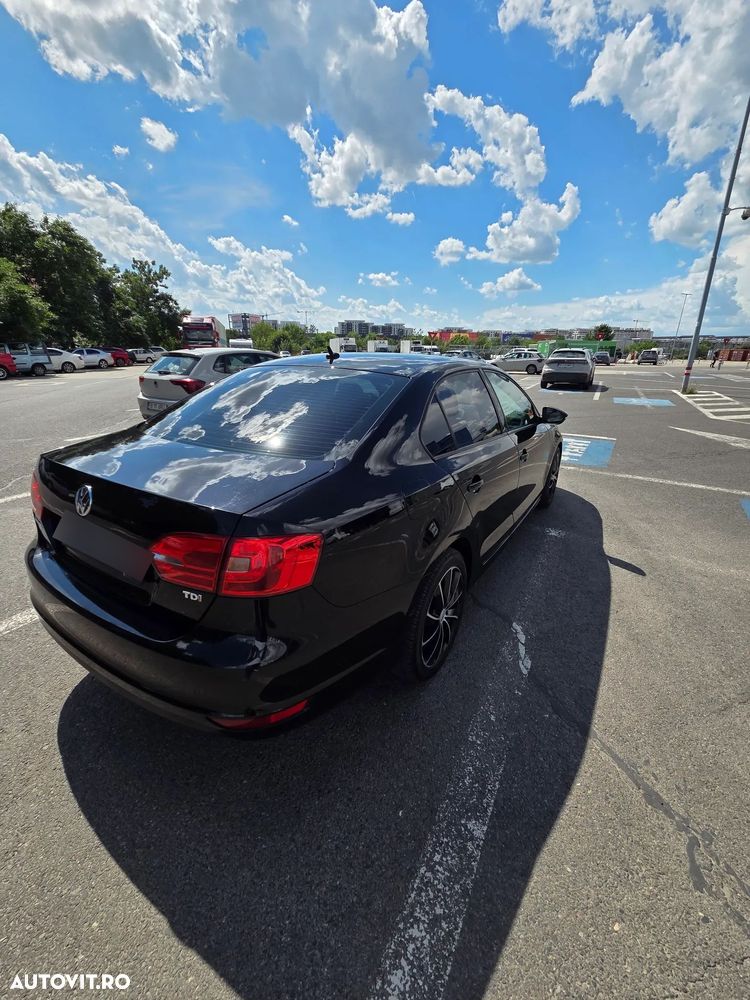 Volkswagen Jetta 1.6 TDI CR DPF Comfortline - 9