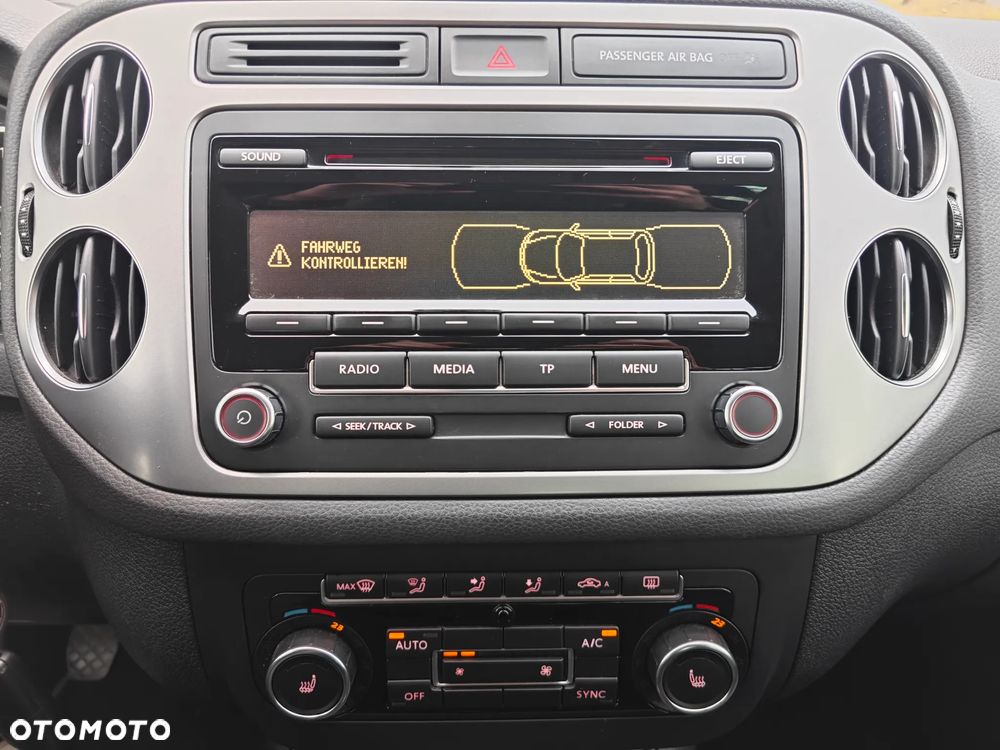 Volkswagen Tiguan 2.0 TDI DPF BlueMotion Technology Sport & Style - 28