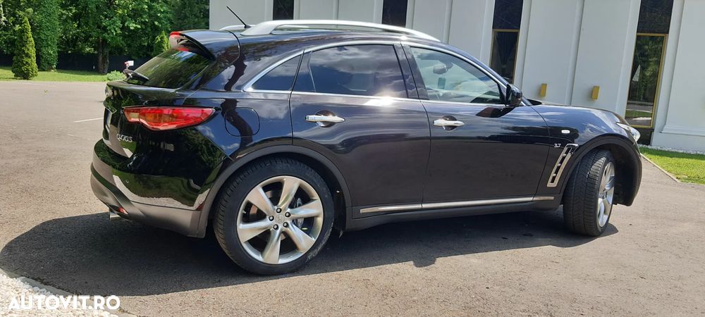 Infiniti QX70 - 2