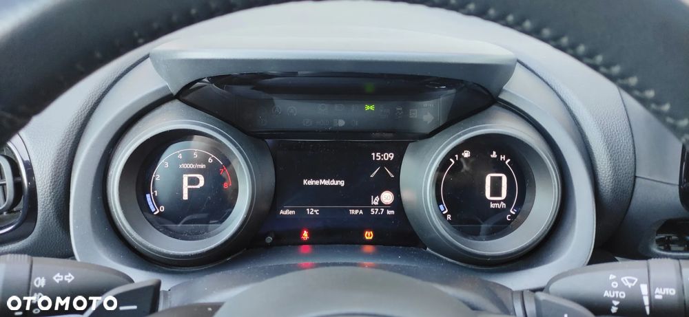 Toyota Yaris 1.5 Comfort CVT - 11