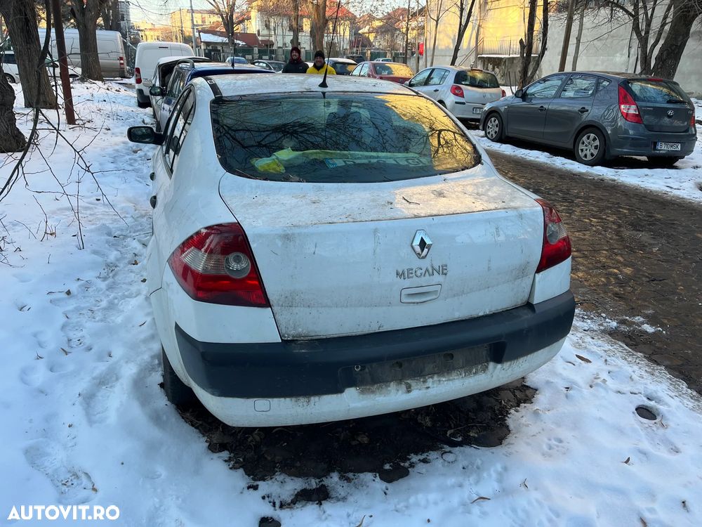 Dezmembrez Renault Megane II non facelift alb 1,5 dci 2005 - 8