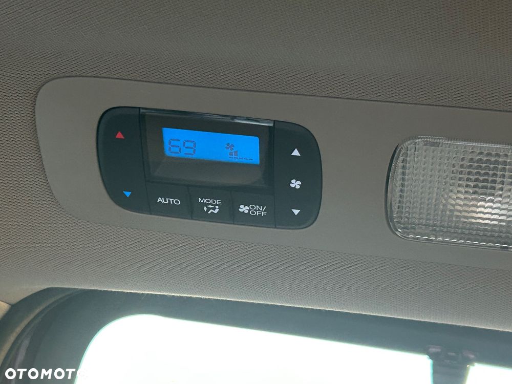 Honda Odyssey 3.5 LX - 11