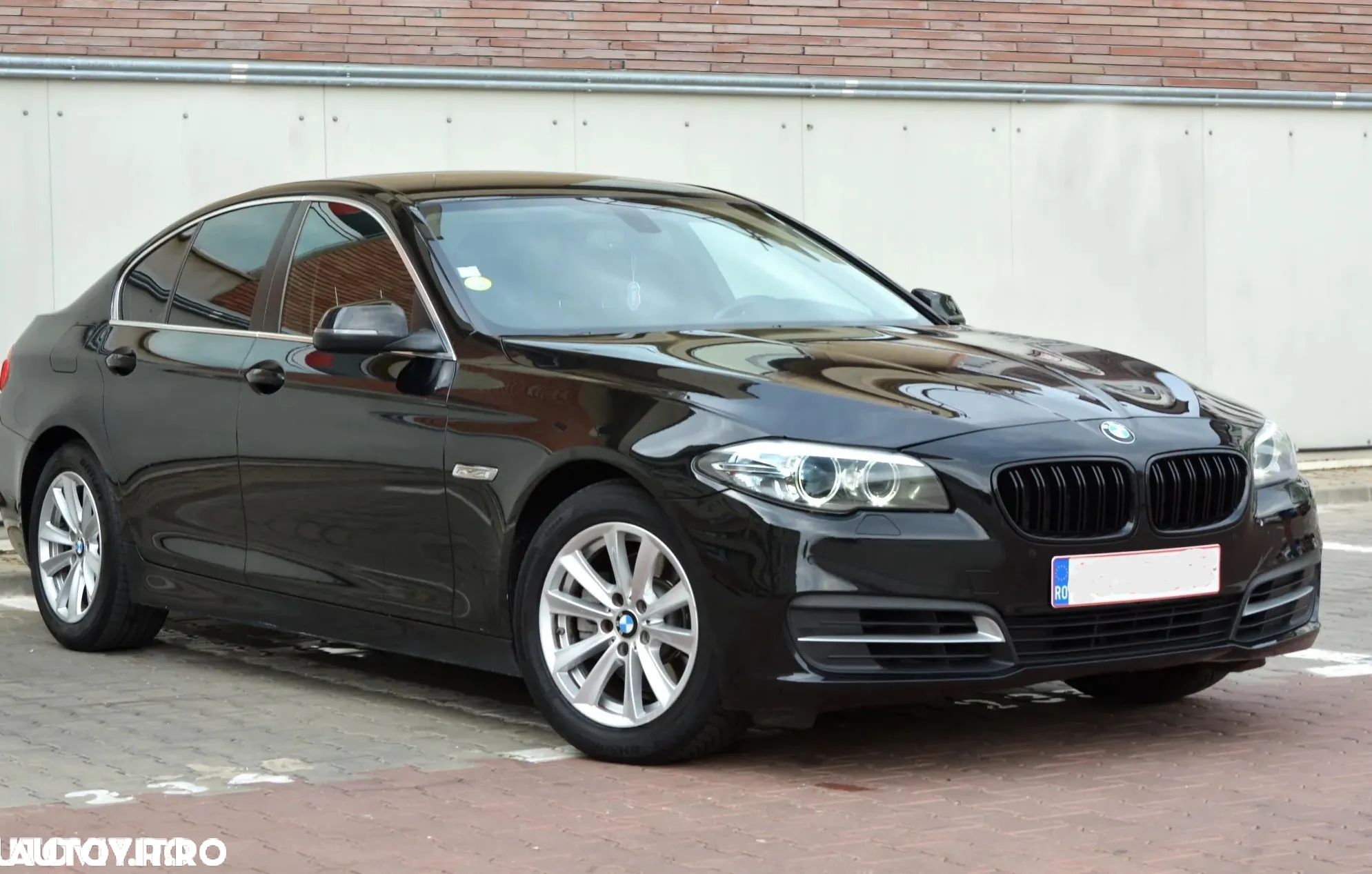 BMW Seria 5 518d Touring Aut. Luxury Line - 1