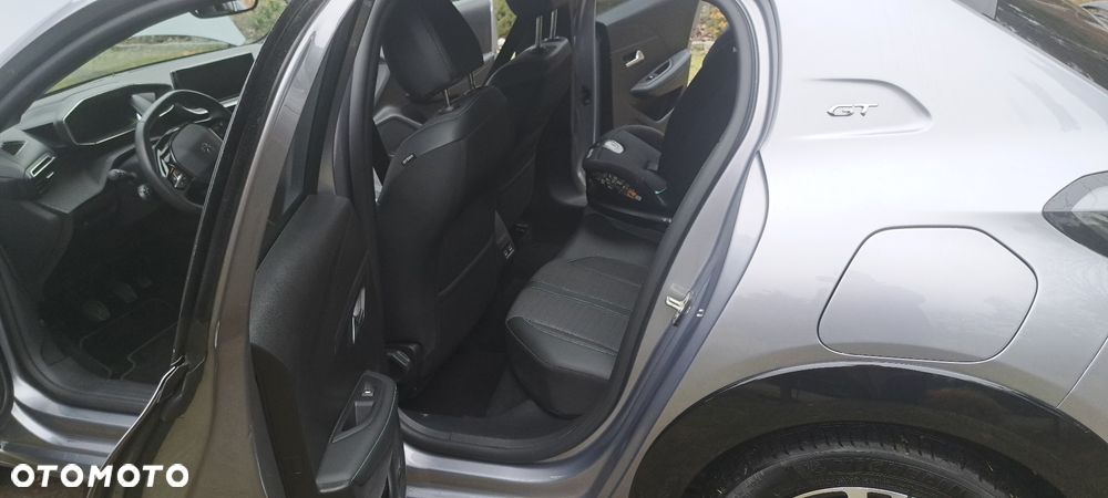 Peugeot 208 - 13