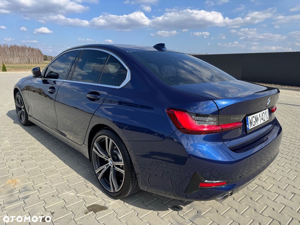 BMW Seria 3 330i M Sport - 8